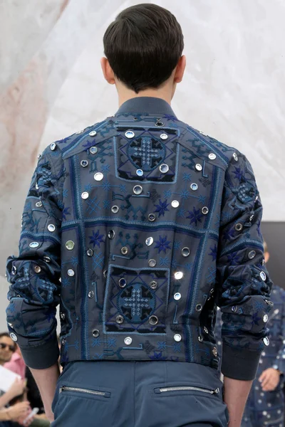 Look 44